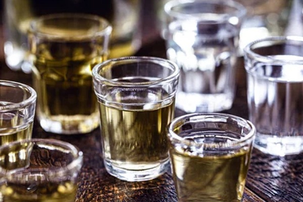 5-maneiras-de-se-apreciar-cachaça-envelhecida-em-barril-de-carvalho-europeu-3