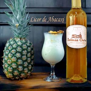 Licor-de-abacaxi