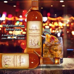 Old-Fashioned-com-Salinas-Ouro-a-essencia-do-classico-com-o-sabor-do-Brasil-1-1